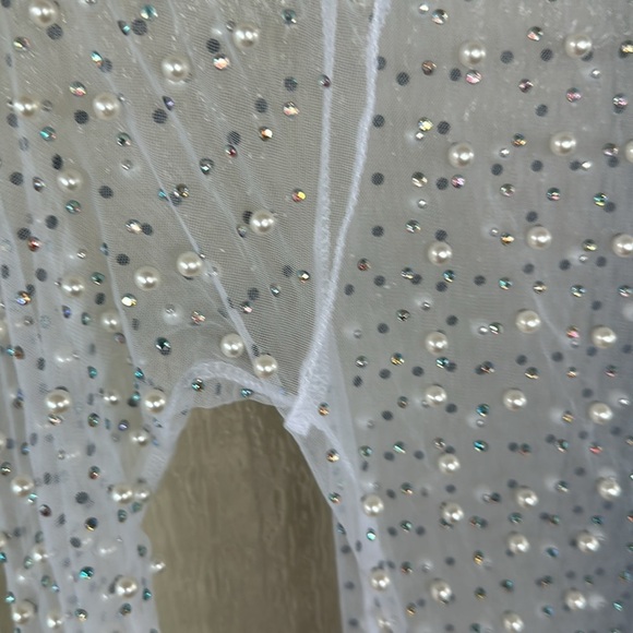 Champagne Nights Mesh Dress Revolve
Beach Bunny size small, New with Tags - Picture 12 of 13